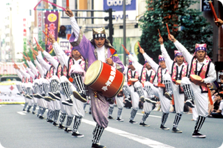 エイサーとは 琉球舞団 昇龍祭太鼓 東京本部 沖縄のエイサーを関東拠点で全国活動中